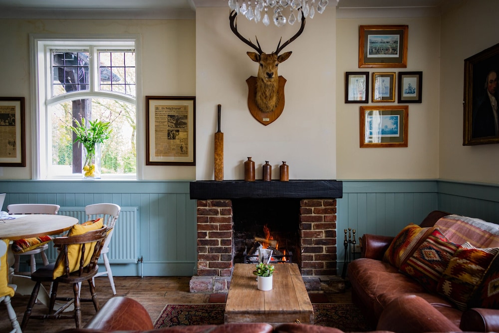 The Cricketers Inn 29/42