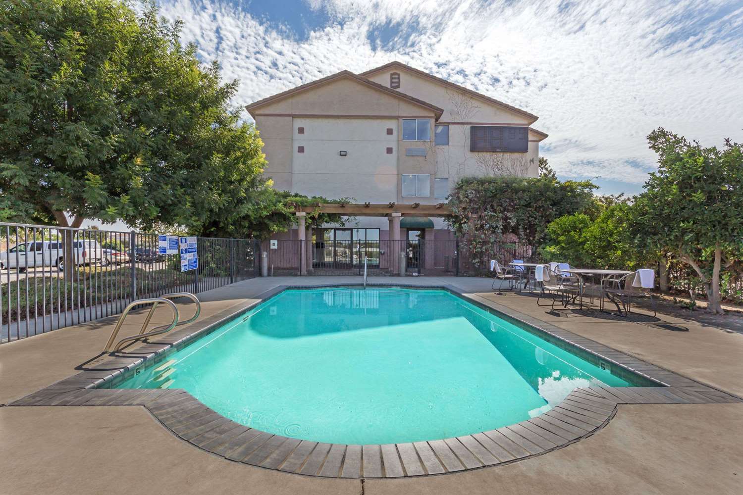 Harvest Inn, Dixon/ UC Davis 19/21