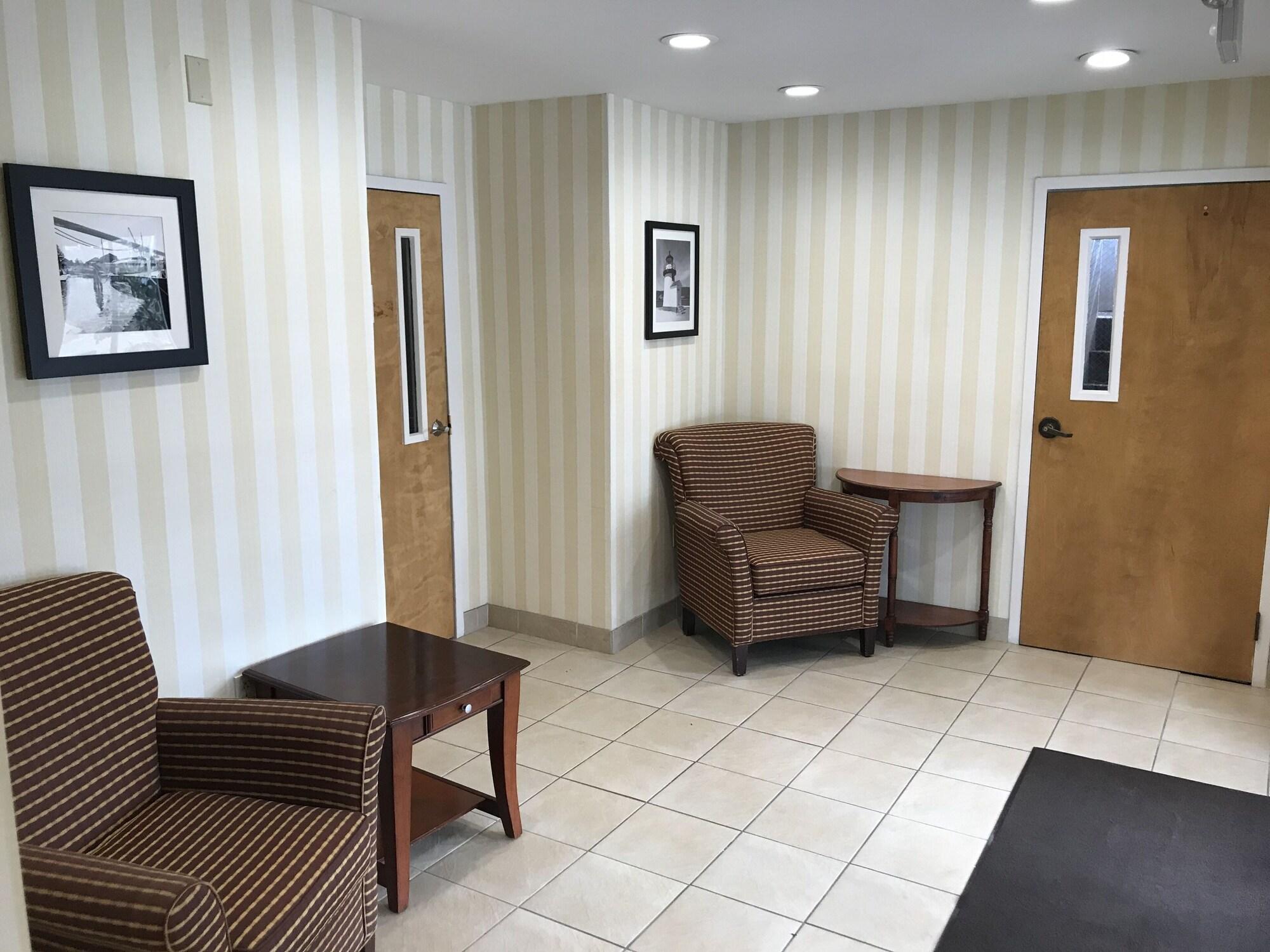 Rosemont Suites 13/19