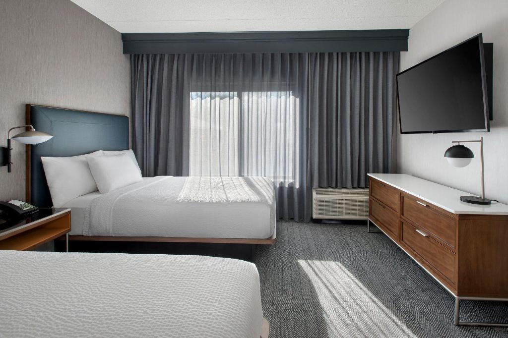 1 Bedroom, Suite, 2 Double Beds, Sofa