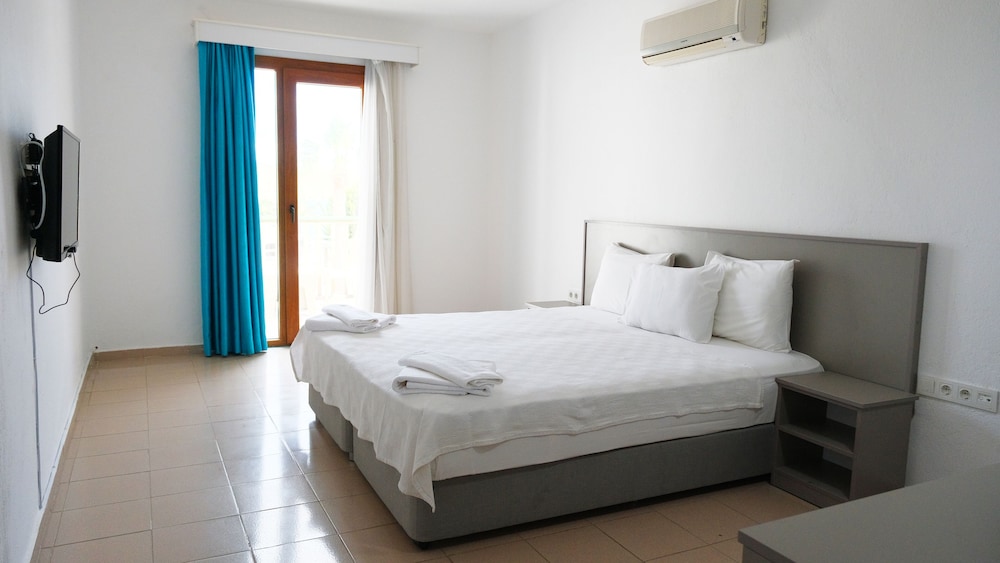 Gumbet Cove Hotel 12/50