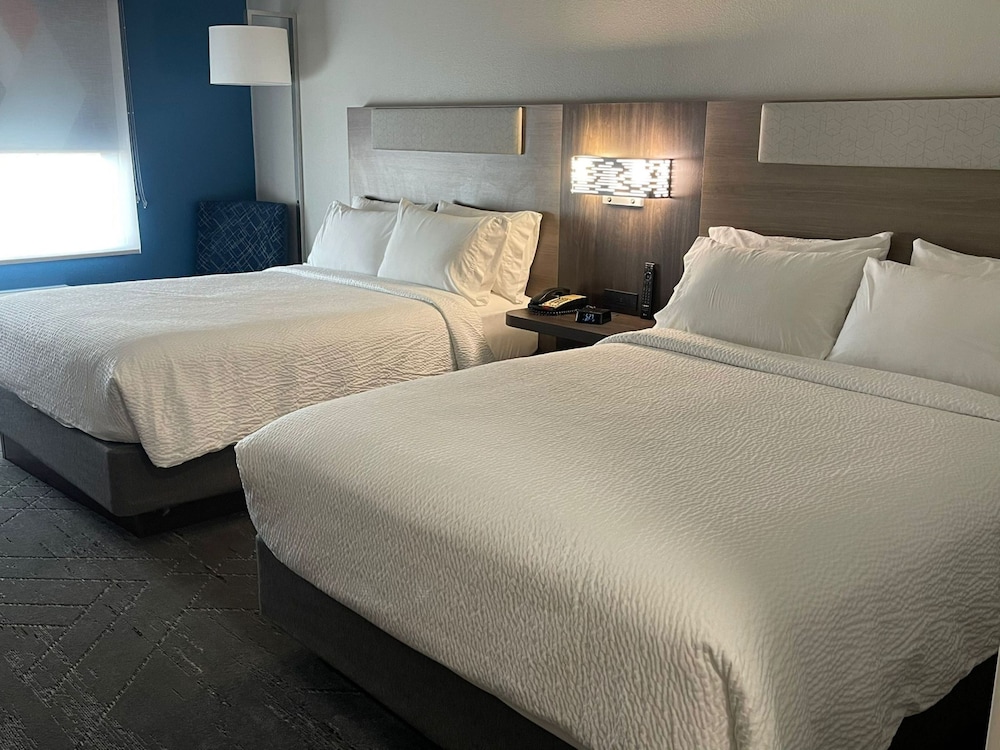 Standard, 2 Queen Beds, Accessible