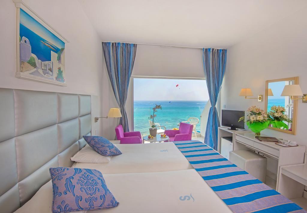 TWIN ROOM SIDE SEA VIEW - SINGLE USE