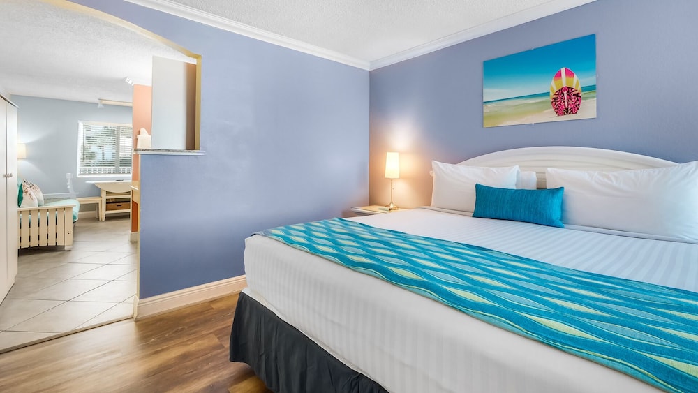 DELUXE, SUITE, PARTIAL SEA VIEW, KITCHENETTE
