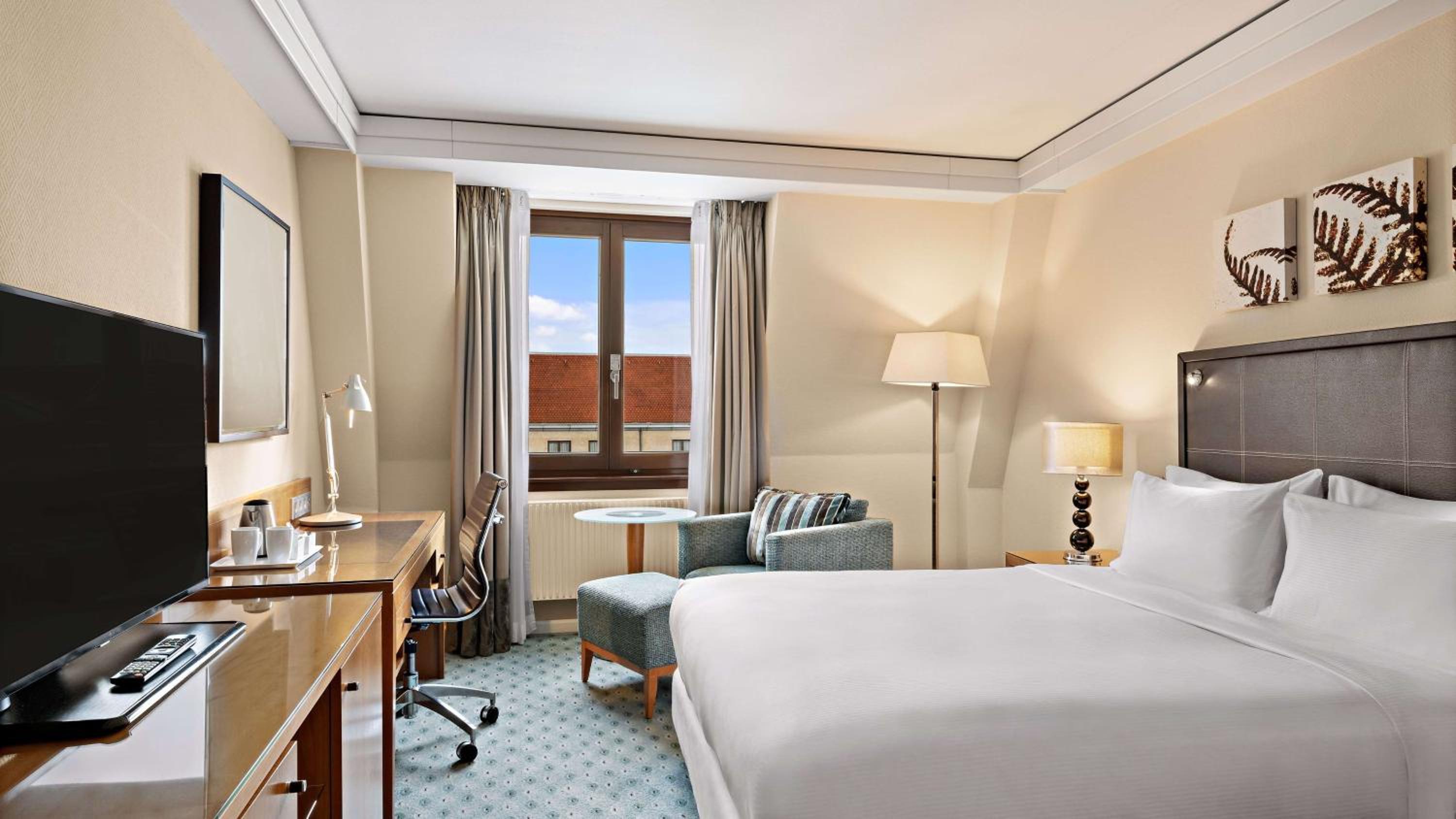 Deluxe, King Bed, Queen Bed