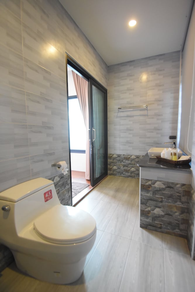 Simple Life Cliff View Resort 42/78
