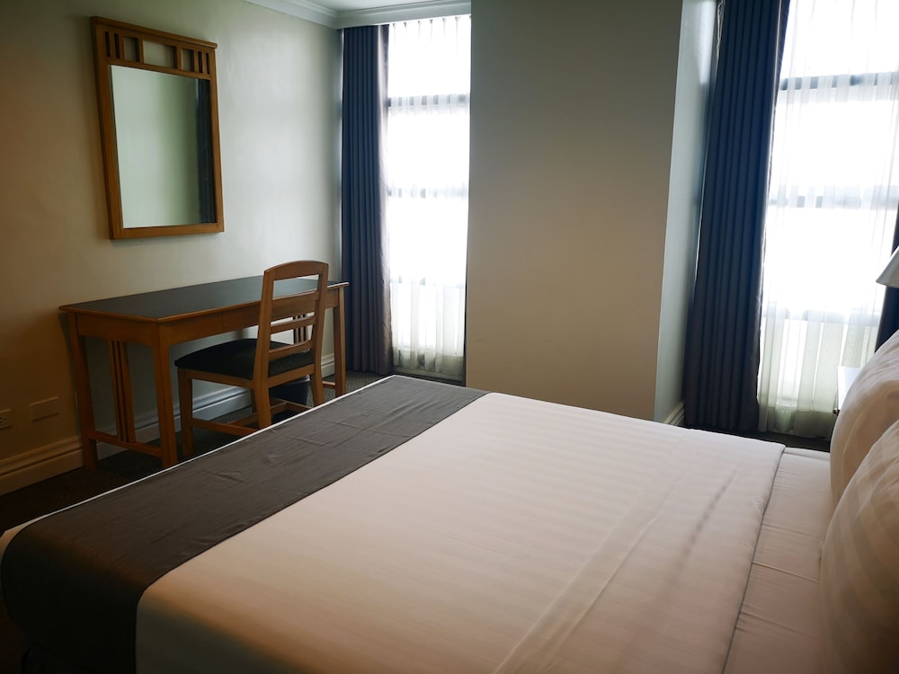 Infinity Towers Suites 13/50
