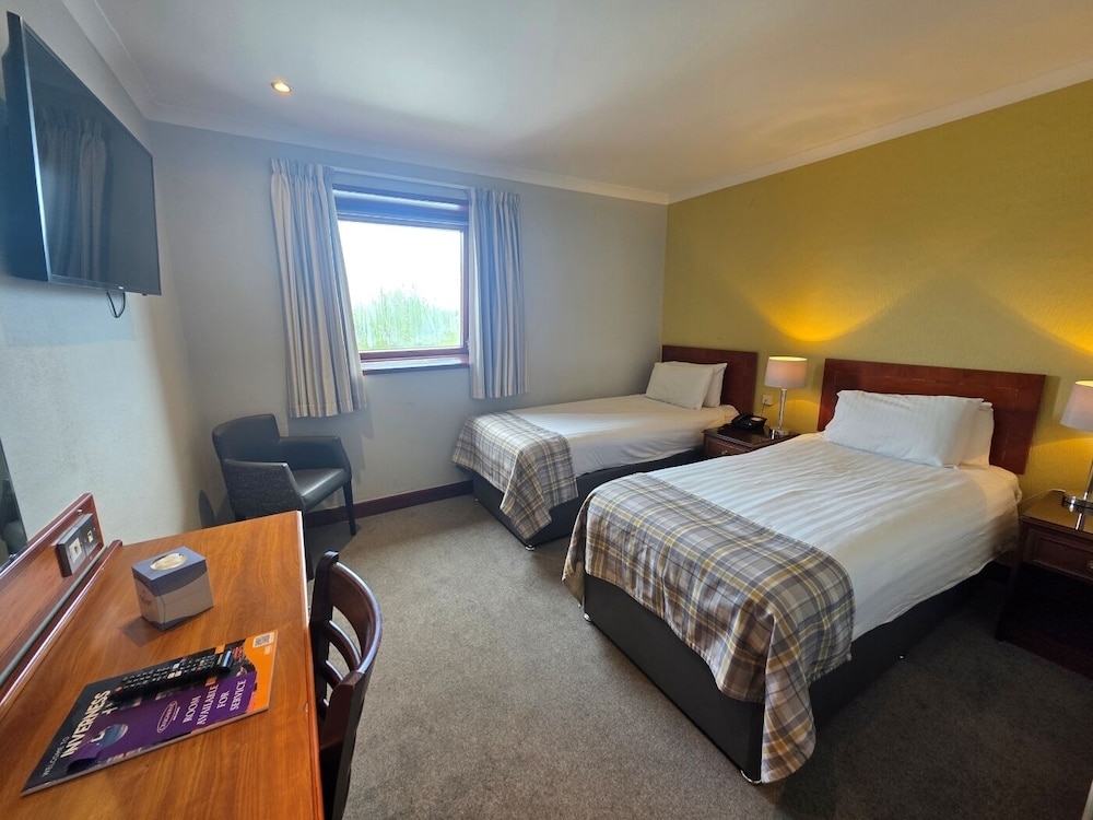 Room, Twin Beds