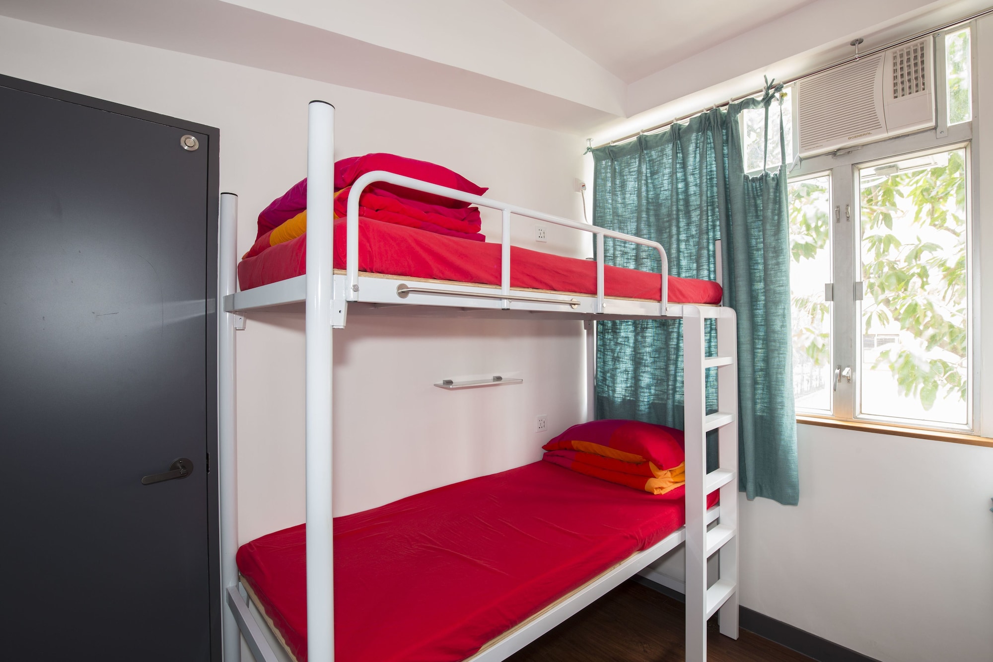 Economy, Quintuple, 2 Bunk Beds, Shared Bathroom