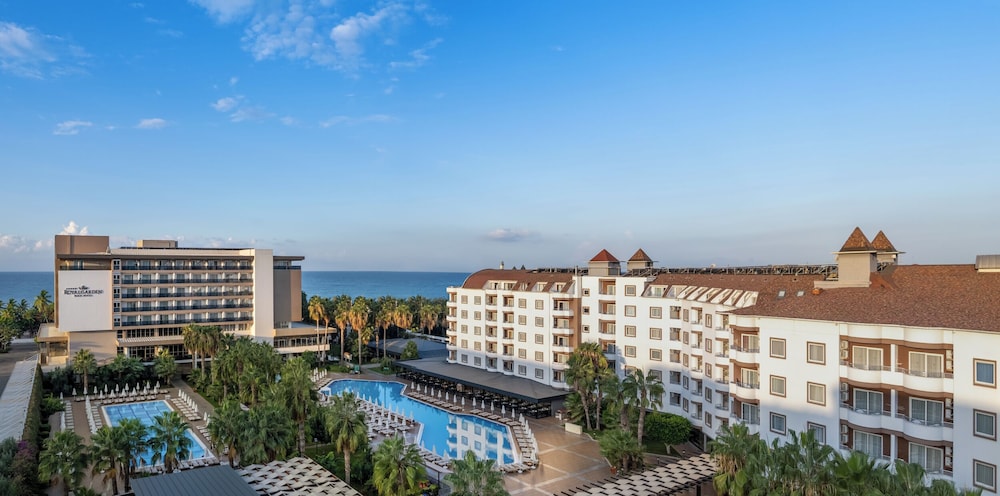 Royal Garden Beach Hotel 3/45