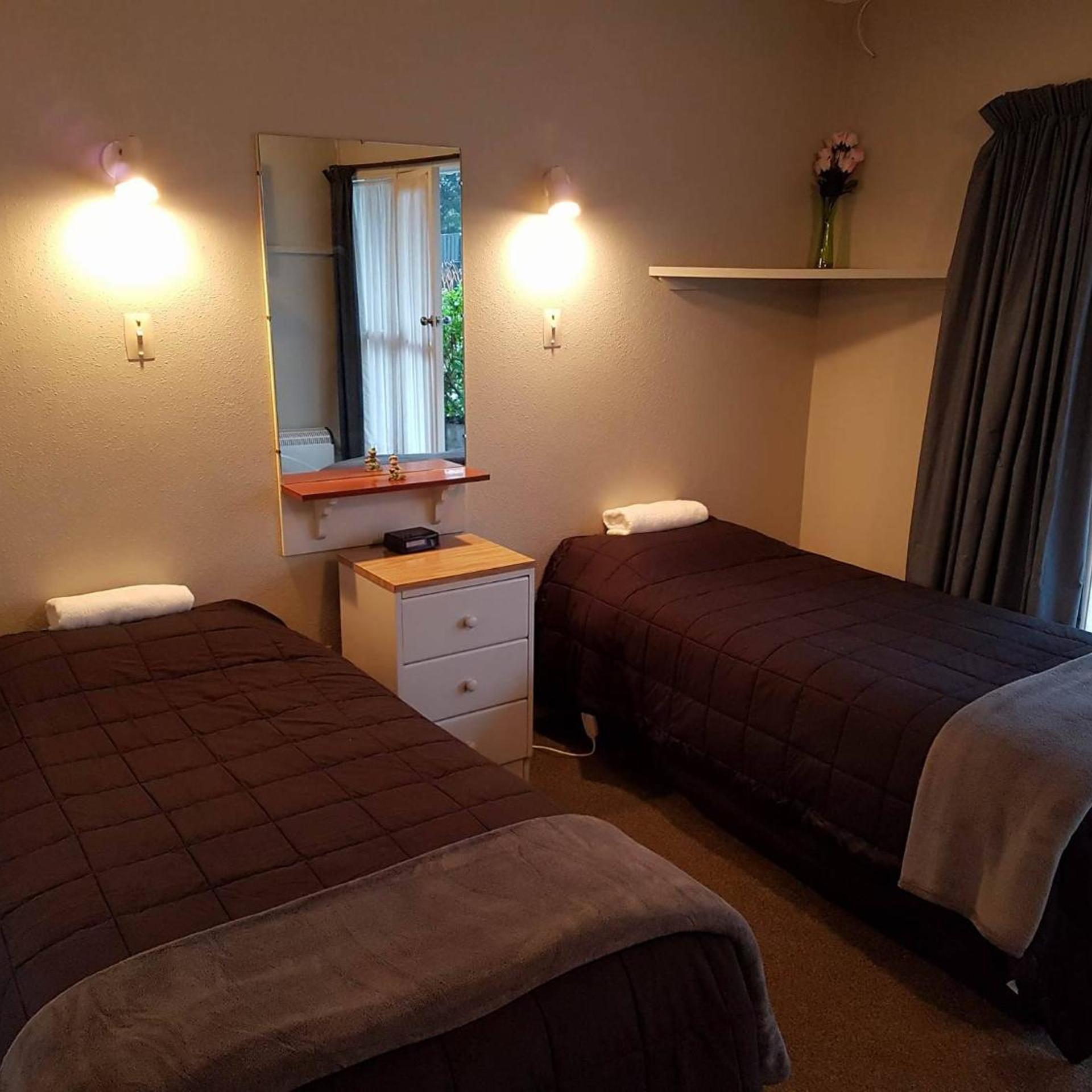 Camberley Court Motel 6/26