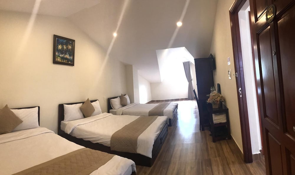 Nam Xuan Premium Hotel 18/68