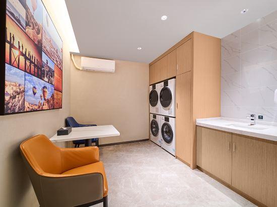 Kyriad Marvelous Hotel (Dongguan Huayang Lake University City Store) 35/52