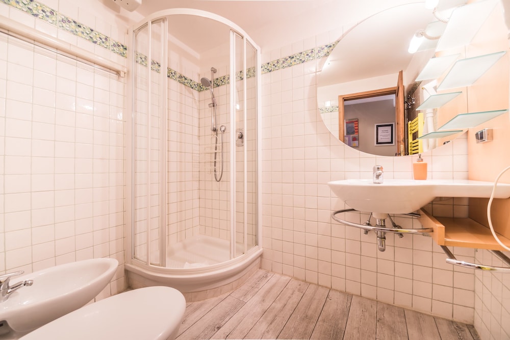A Few Steps to The Duomo Elegant 2BD Apt 25/29