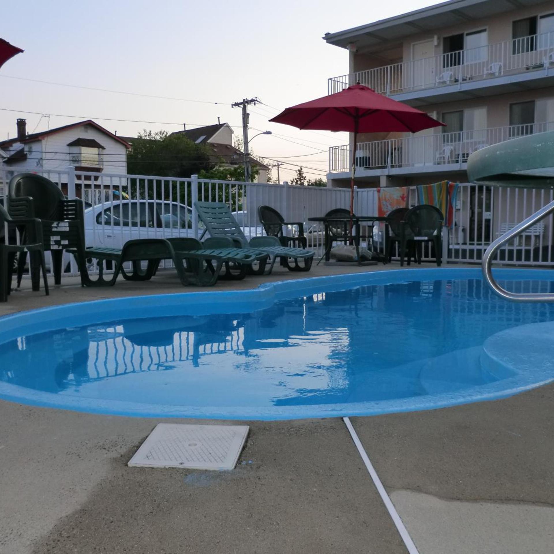 Bay Breeze Motel 25/28