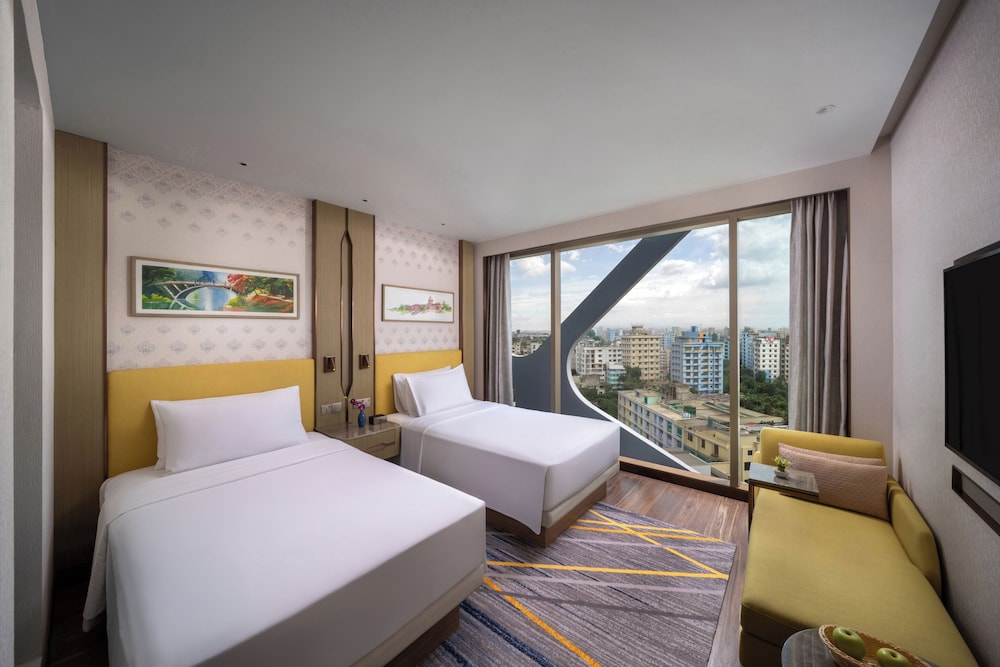 Room, Twin Beds, Runway View