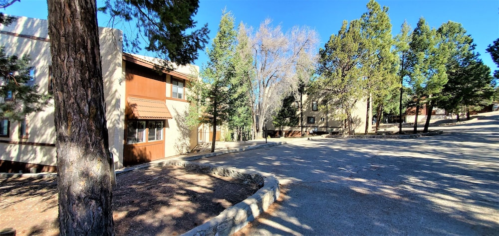 High Sierra Condominiums 24/67