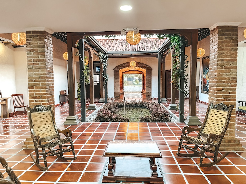 Hotel Casona Montañesa Quindío 24/50