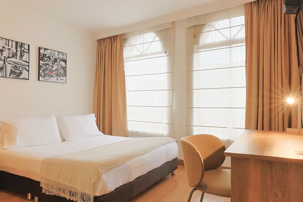 1 BEDROOM, PREMIUM, APARTMENT