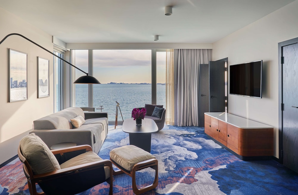 Sable at Navy Pier Chicago, Curio Collection by Hilton 36/59