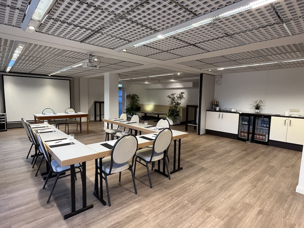 SensCity Hotel Berlin Spandau 42/56