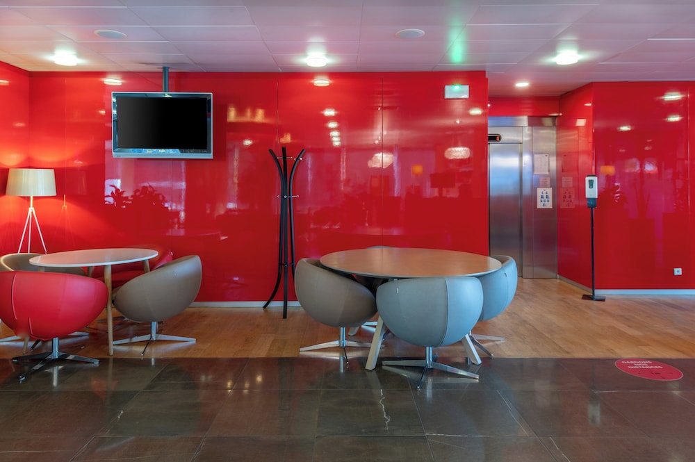 HOLIDAY INN EXPRESS SAINT NAZAIRE 63/76