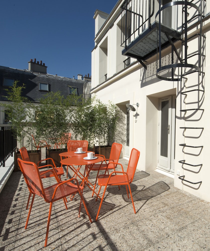 Suites and Hotel Helzear Champs Elysees 55/65