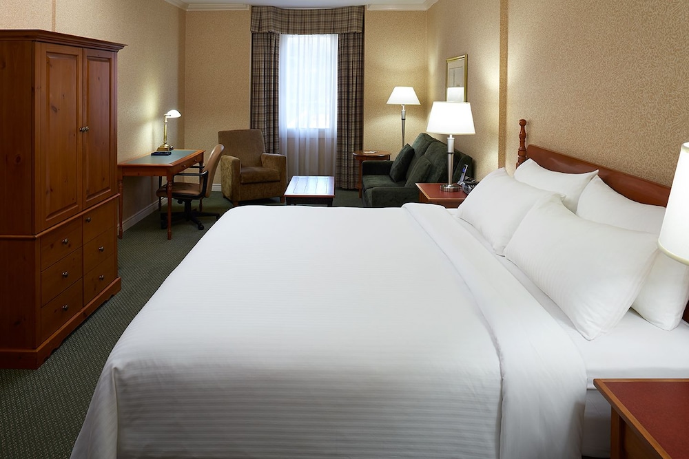 The Barrington Hotel 15/40
