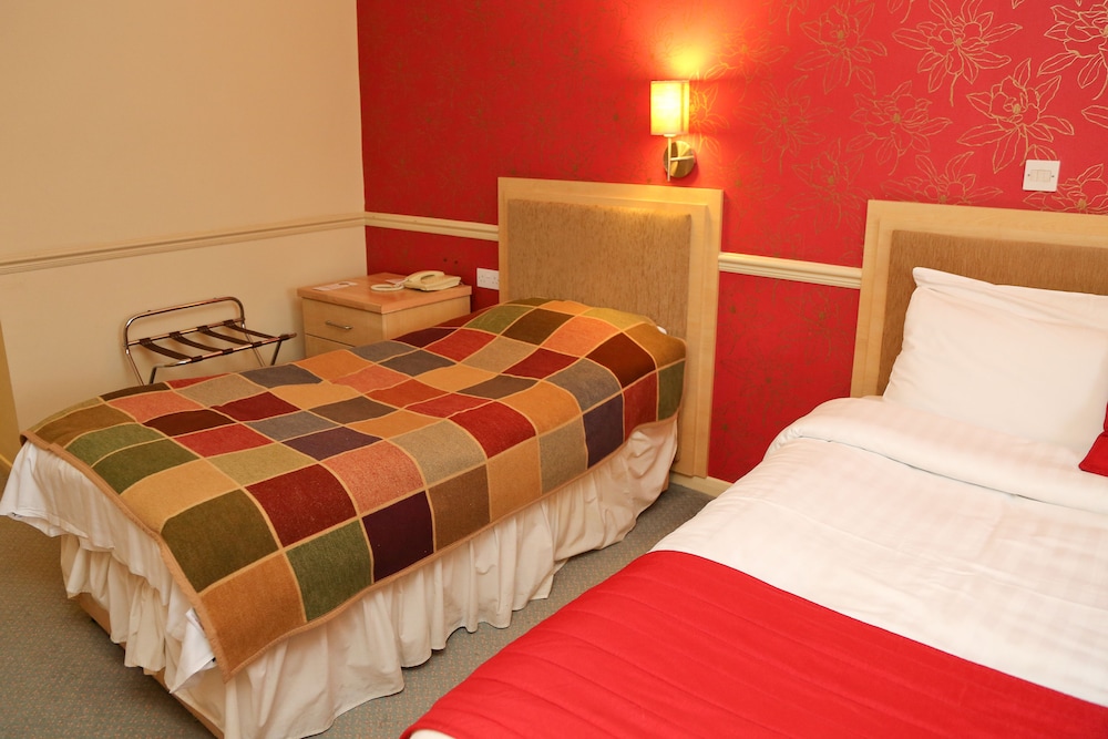 Millfields Hotel 13/58