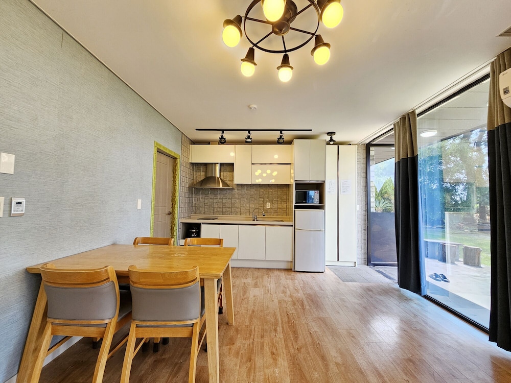 Haeden Ville 15/62