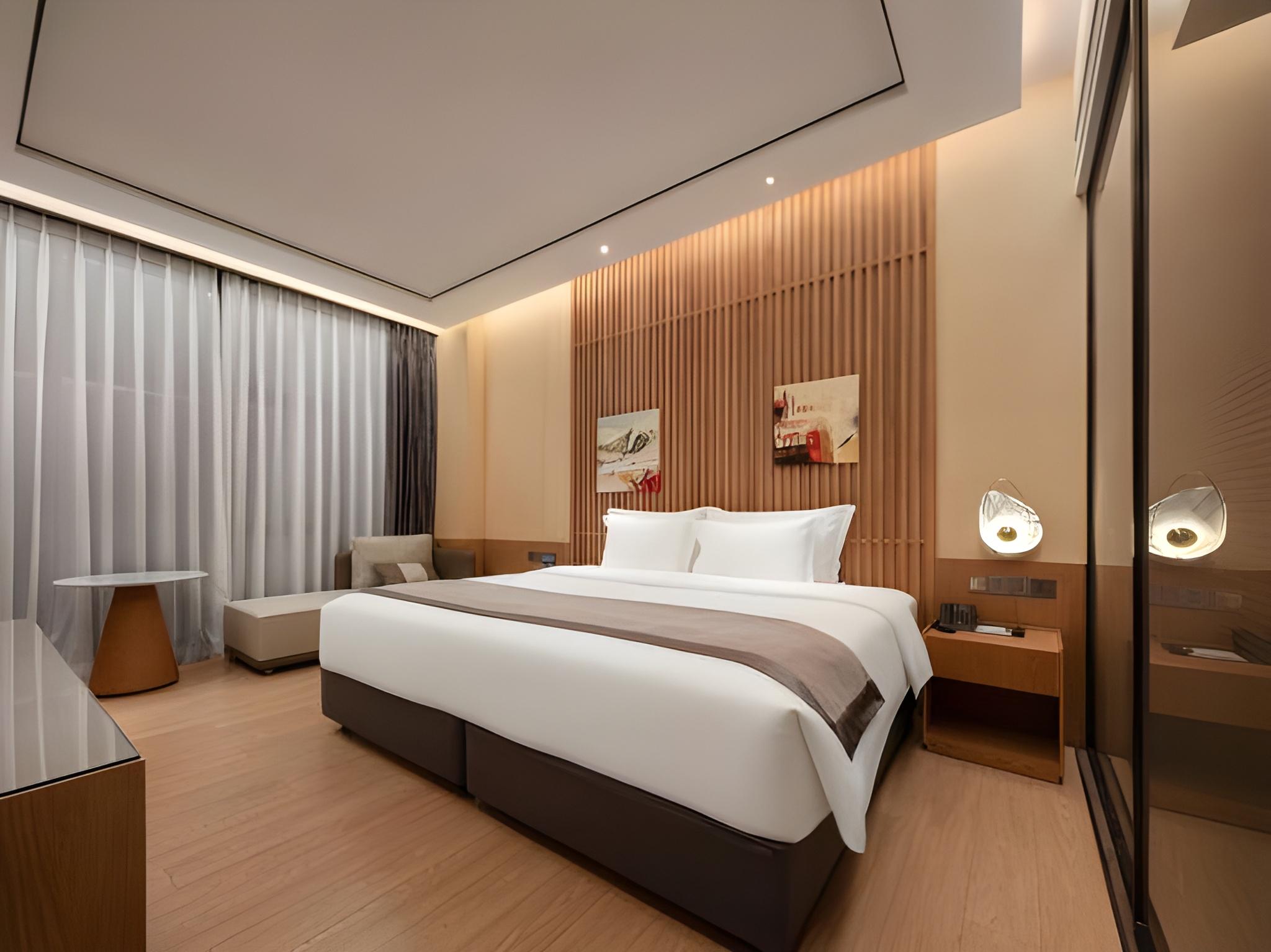 Special, Family, King Bed, No Window