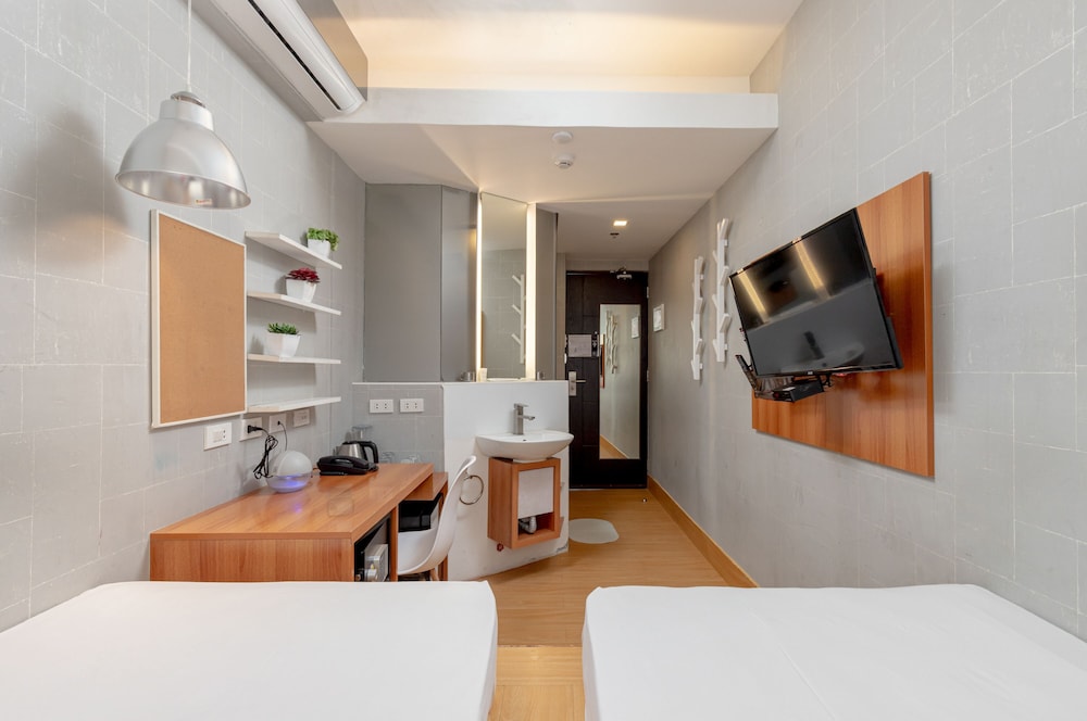 Selah Pods Hotel Manila 30/69