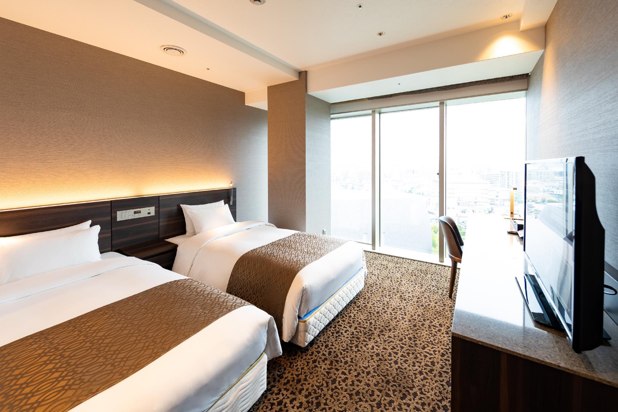 Moderate, Twin Beds