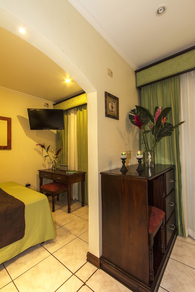 Hotel Iguana Verde 3/34