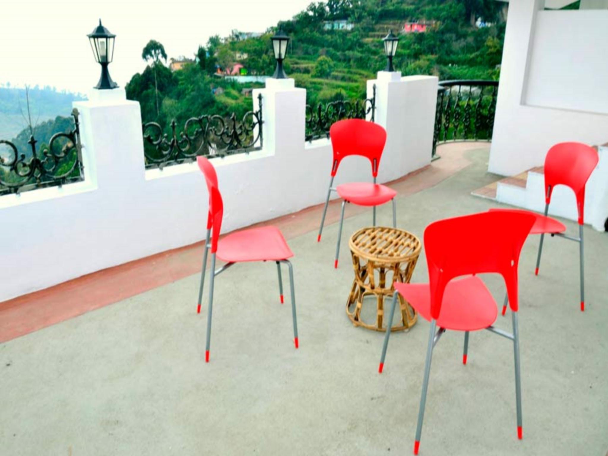 B's Hive Guest House 15/19