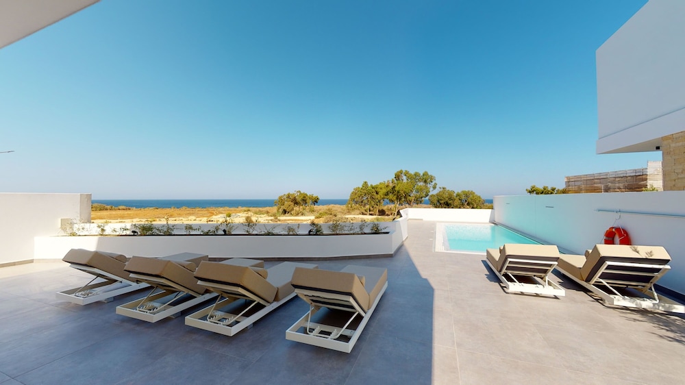 PERIYALI KONNOS Villas Beach Resort 47/53