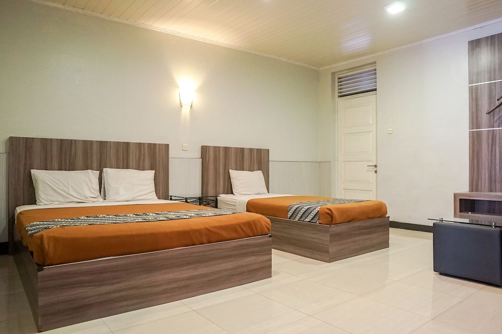 Airlangga Hotel 32/62