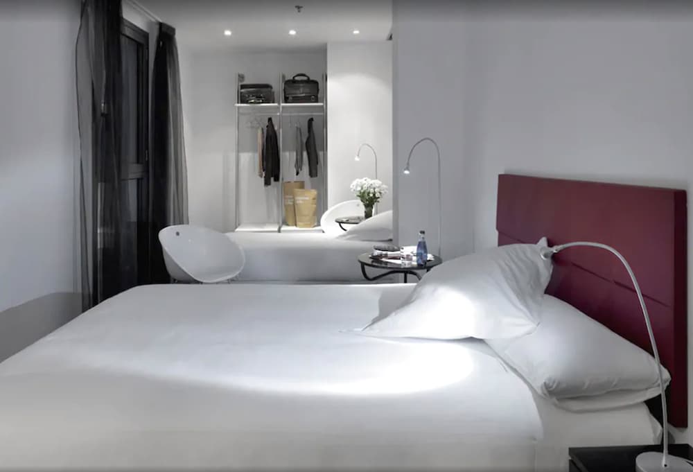 ROOM, TRIPLE