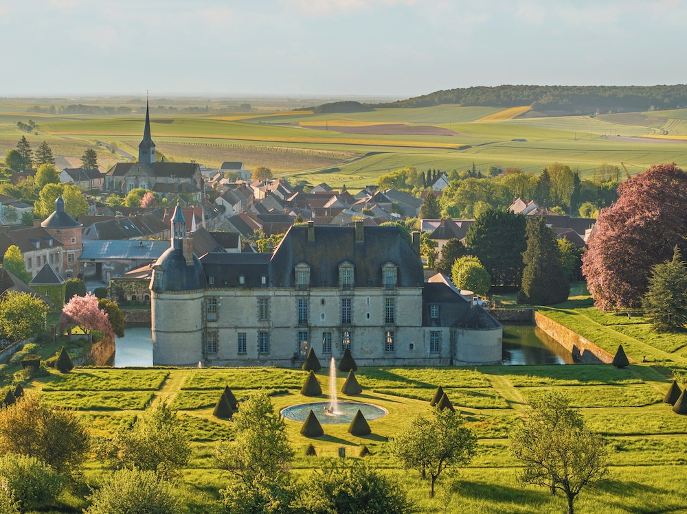 Chateau D'etoges 67/73