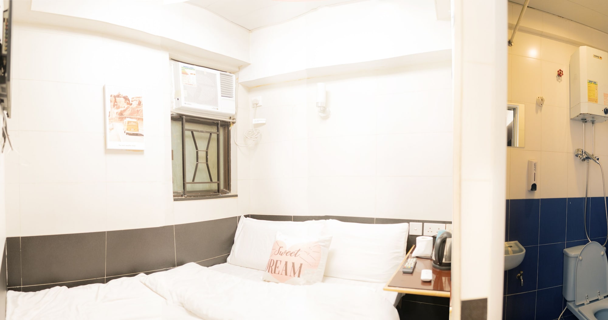 DELUXE, DOUBLE BED