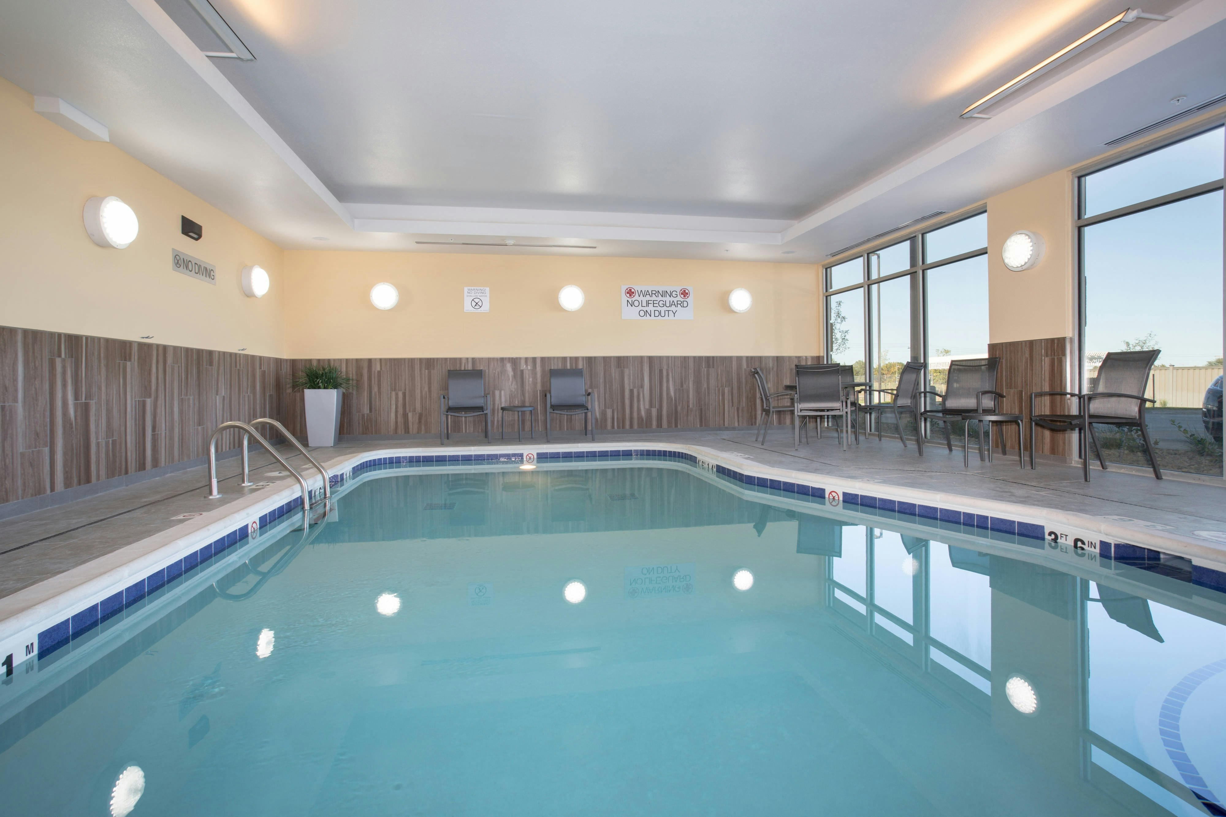 Fairfield Inn Suites Burlington 21/44