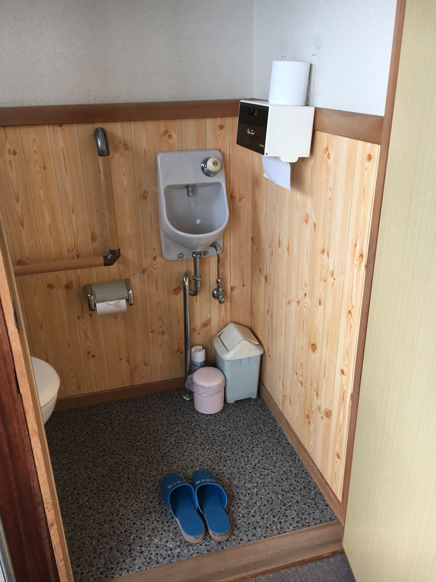 غرفة يابانية سوبيريور بفرشتي فوتون بإطلالة على البحر بحمام مشترك، Suminoe Ryokan 4/4