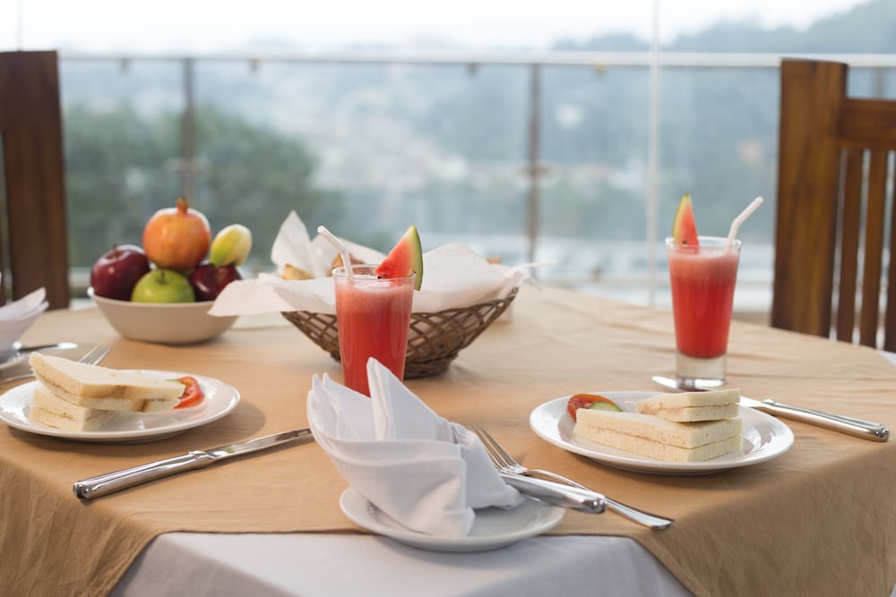 Sandriana Lake View Hotel 21/35