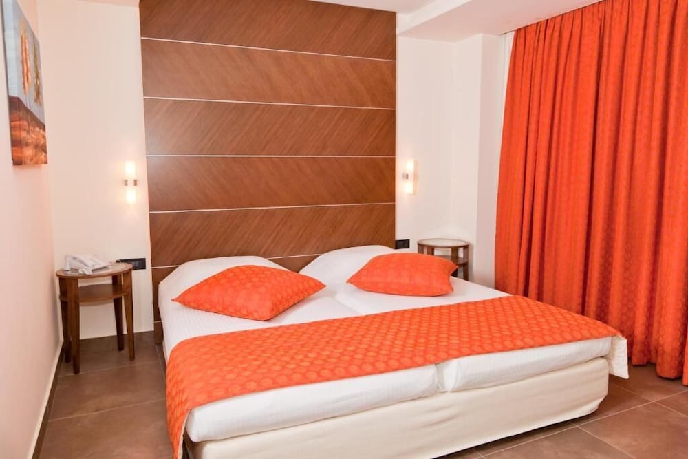 Astros Beach Hotel 17/55