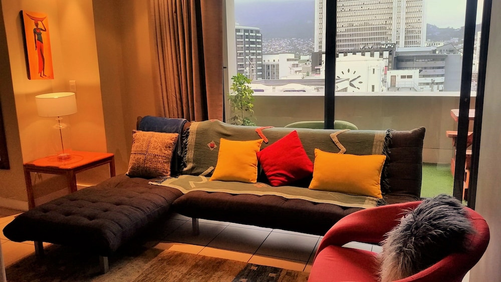 Cape Town Apartment With Balcony 14/28
