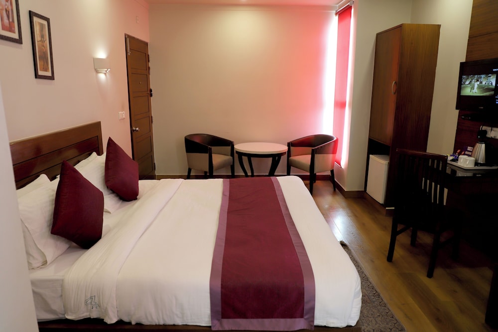 Hotel Dasaprakash 15/38