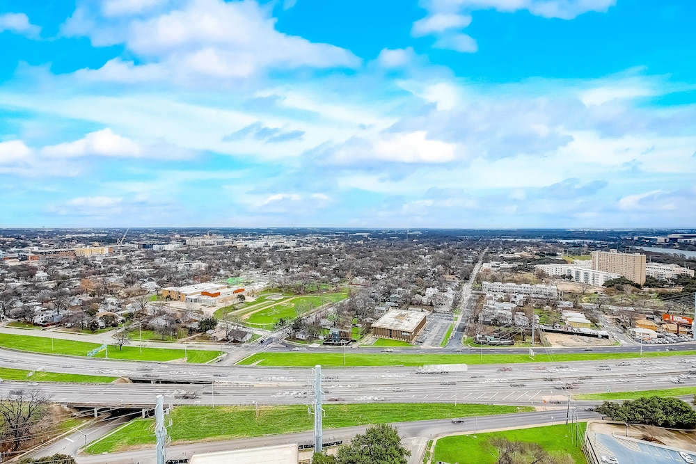 Austin Condo Hotel 44/49
