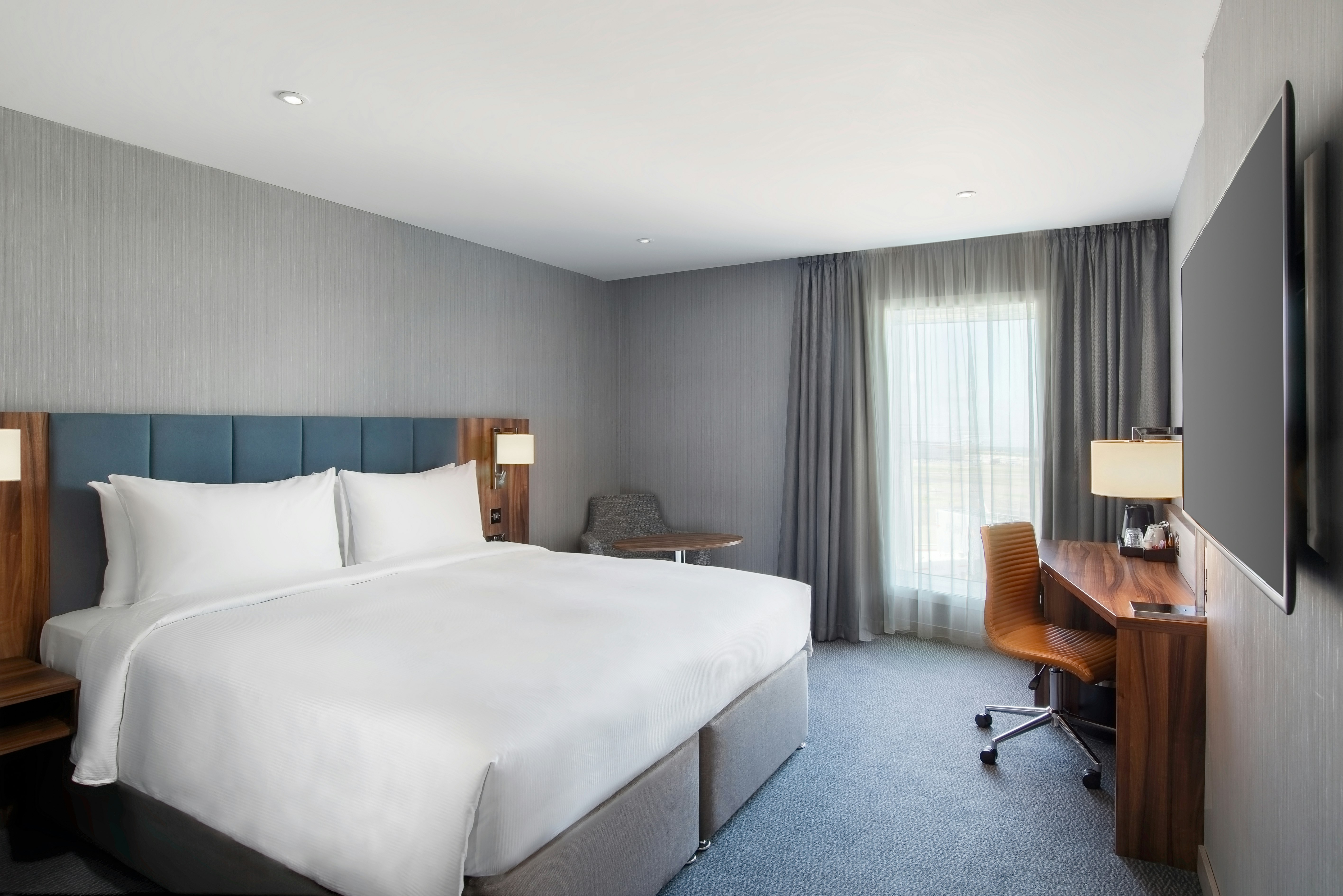 ROOM, KING BED