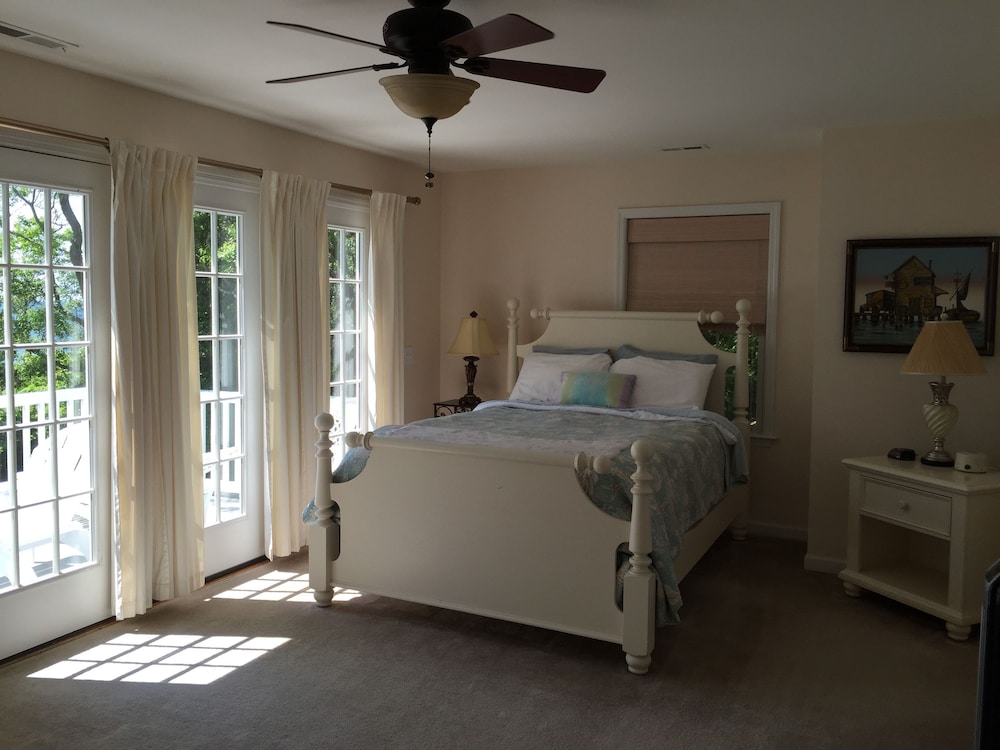 The Baywood Bed and Breakfast 5/23