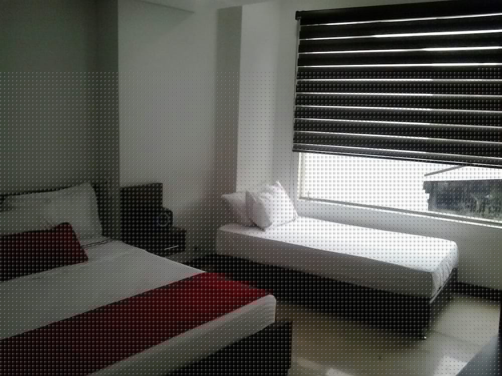 HOTEL LLERAS 10 27/63